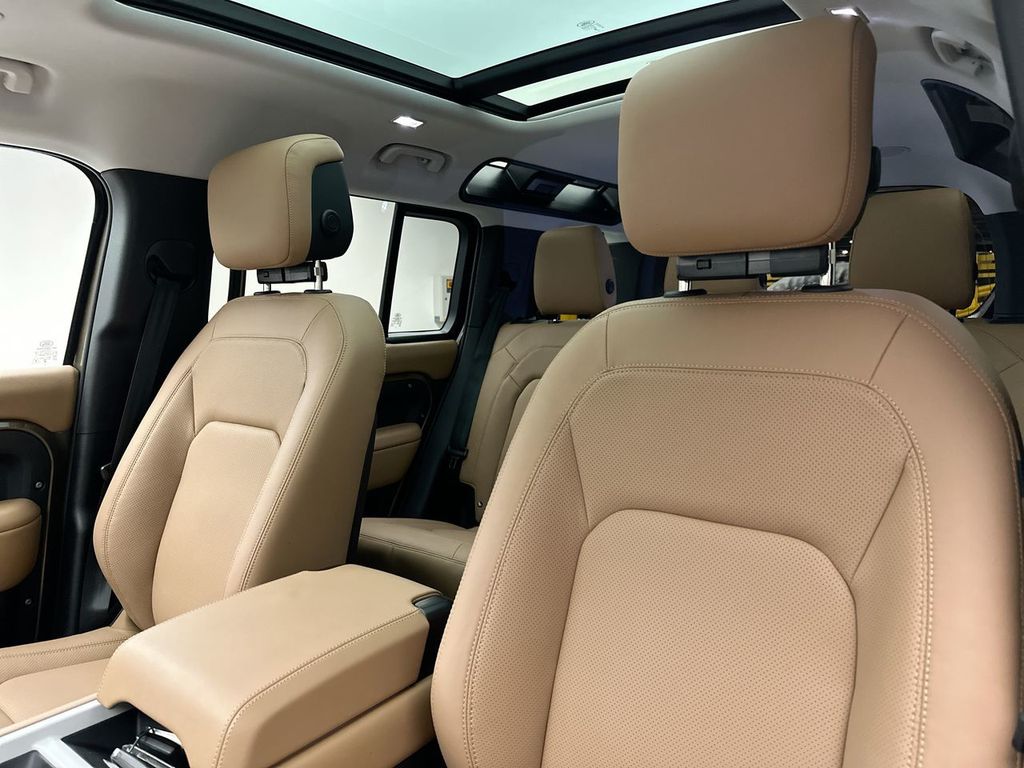 Thumbnail: 2025 Land Rover Defender - 7