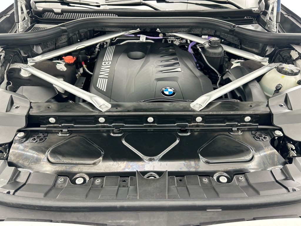 Thumbnail: 2026 BMW X7 - 28