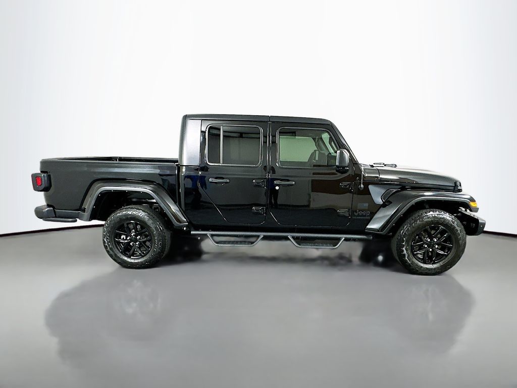 Thumbnail: 2023 Jeep Gladiator - 4
