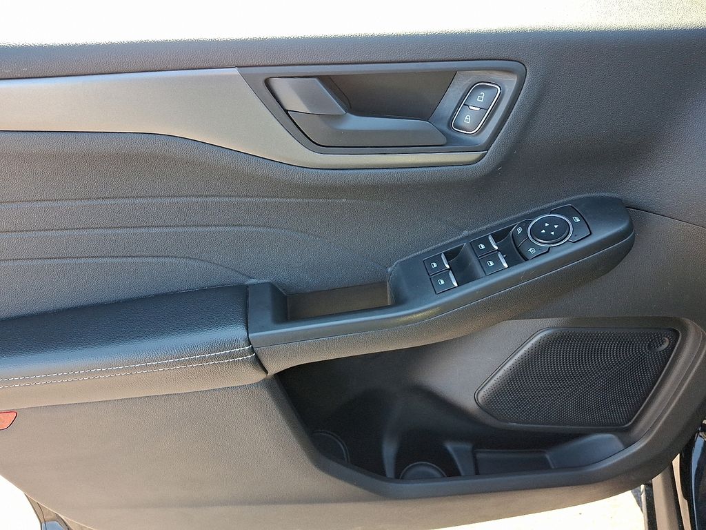 Thumbnail: 2023 Ford Escape - 13