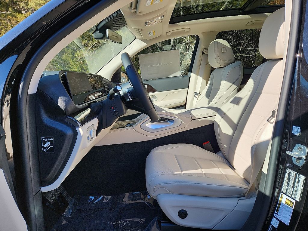 Thumbnail: 2026 Mercedes-Benz GLE - 9