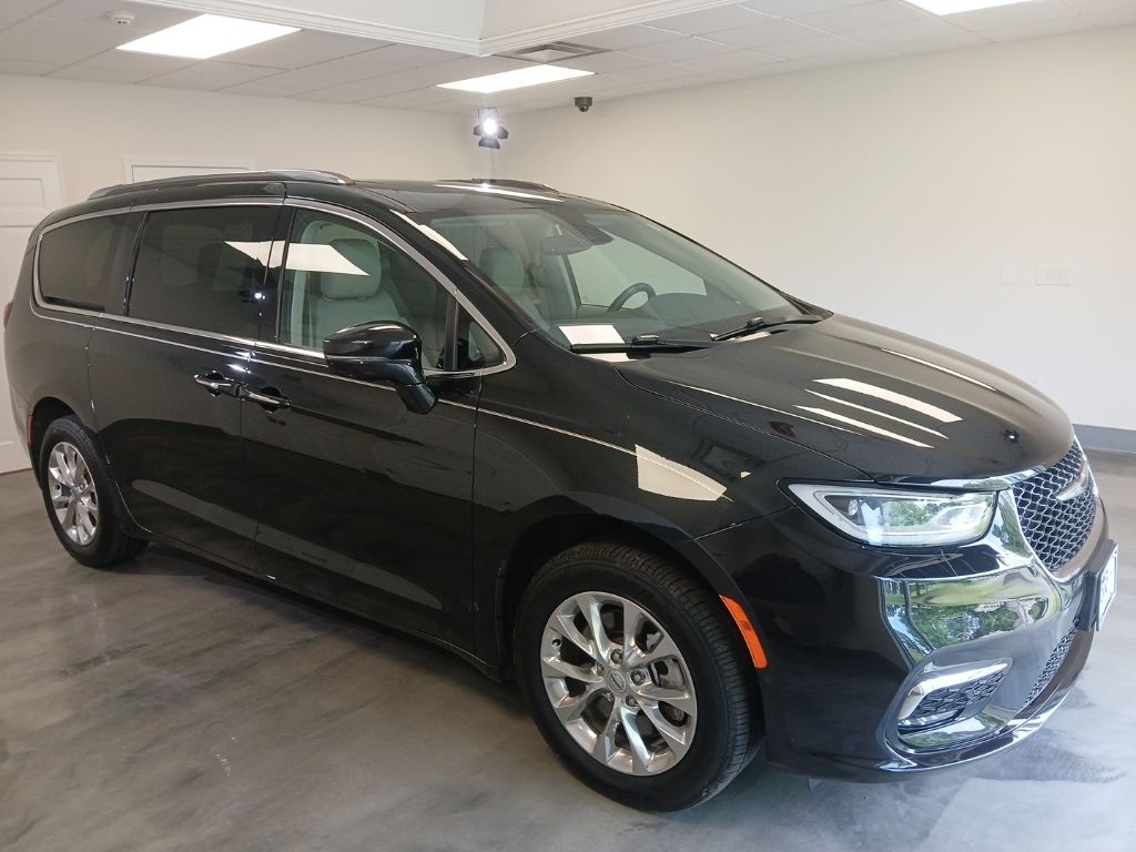 used 2021 Chrysler Pacifica car, priced at $29,500