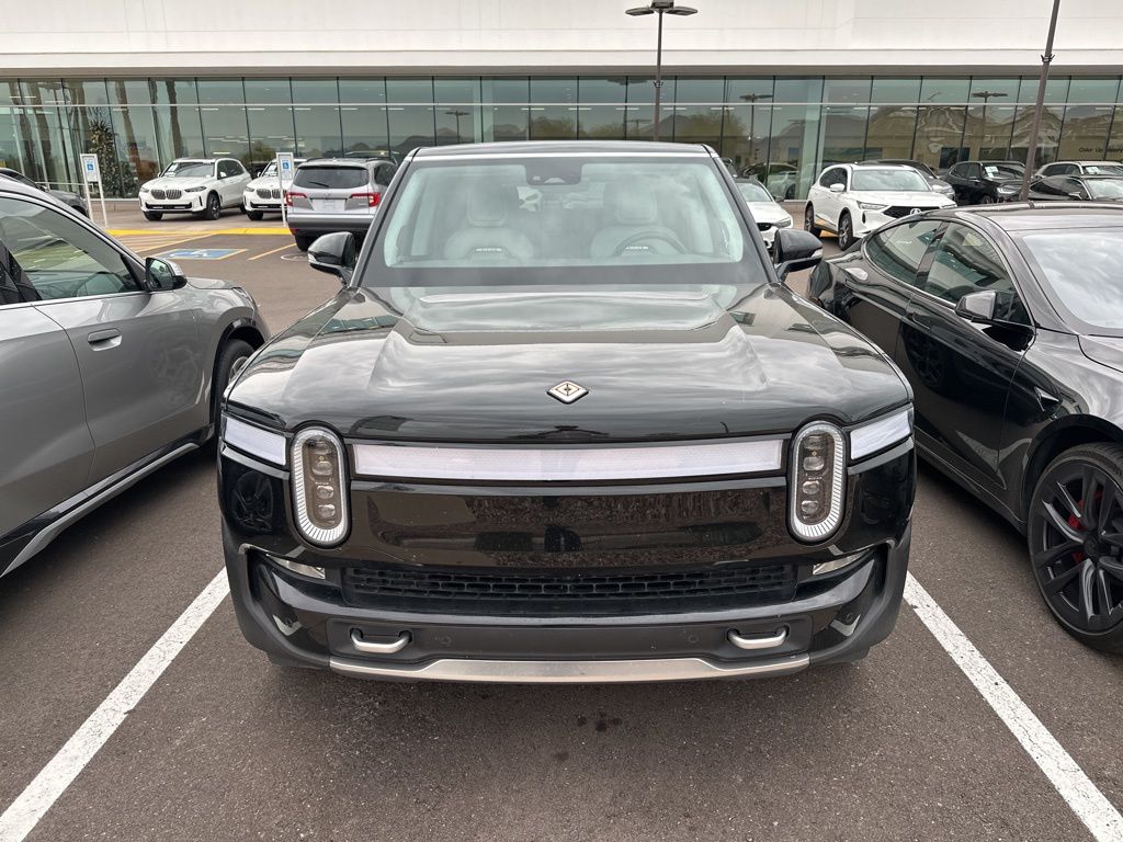 Thumbnail: 2024 Rivian R1S - 2