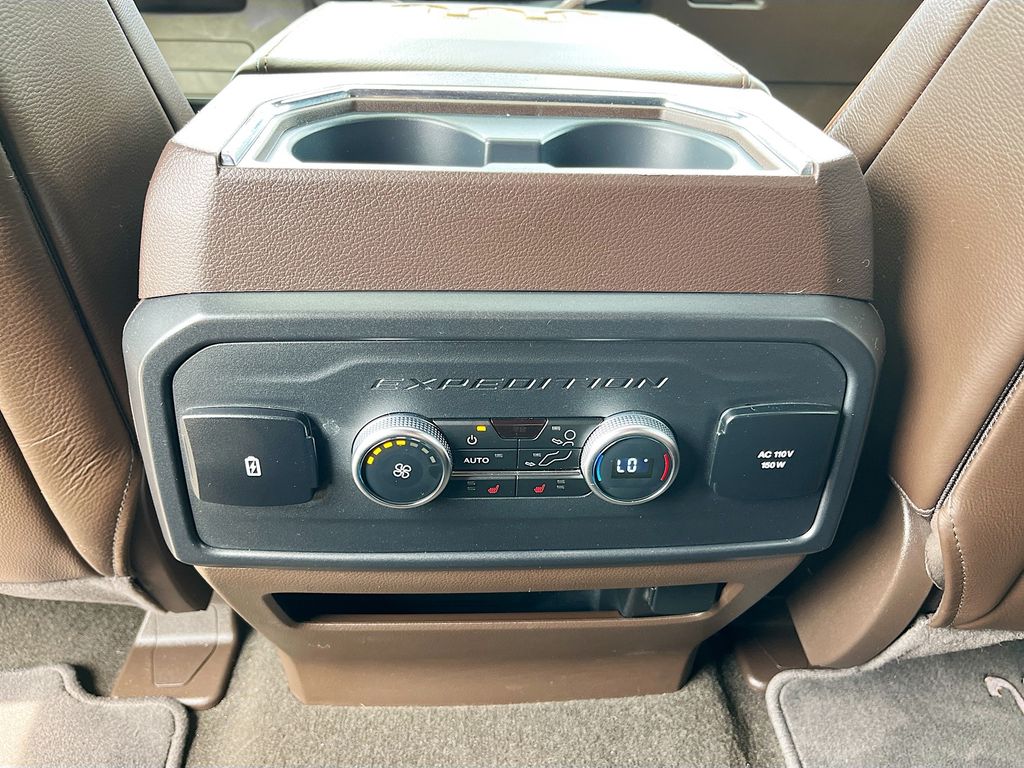 Used 2024 White Ford King Ranch image 27