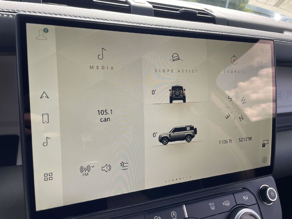 New 2026 Black Land Rover X-Dynamic SE image 24