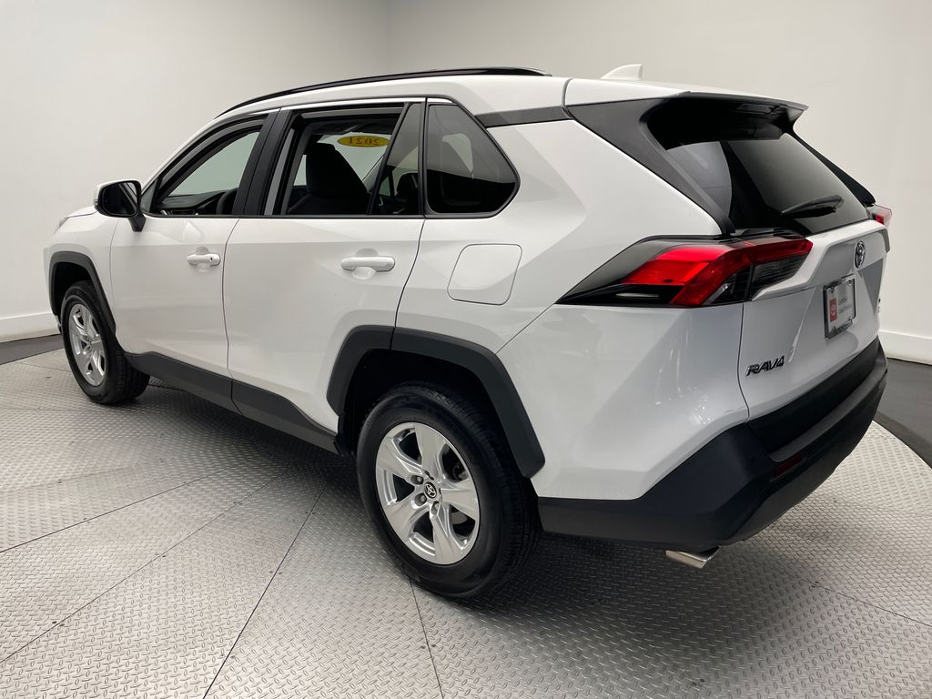 2021 Toyota RAV4 XLE 7