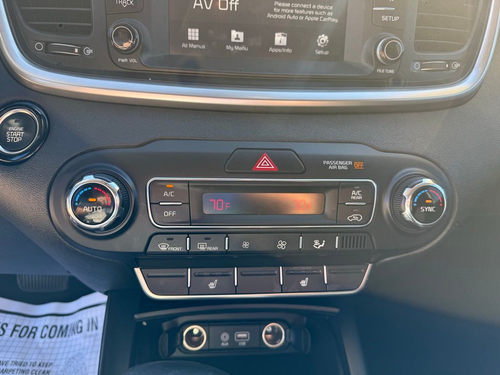 Thumbnail: 2020 Kia Sorento - 18