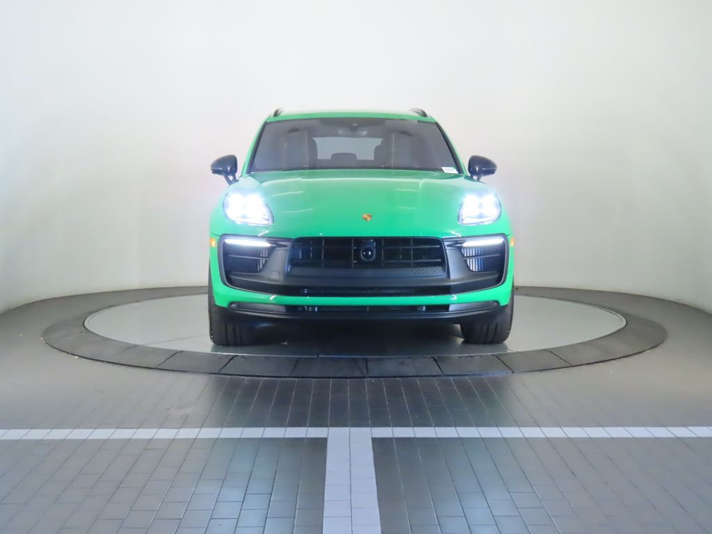 Thumbnail: 2025 Porsche Macan - 10