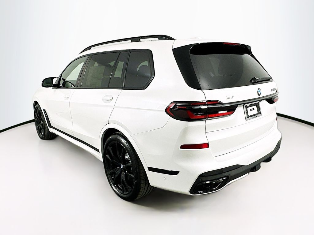 2025 BMW X7 M60i 7