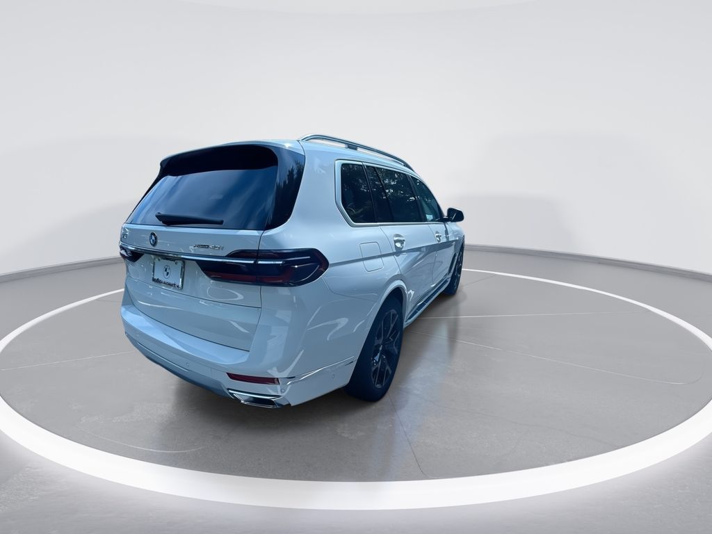 2025 BMW X7 xDrive40i 8