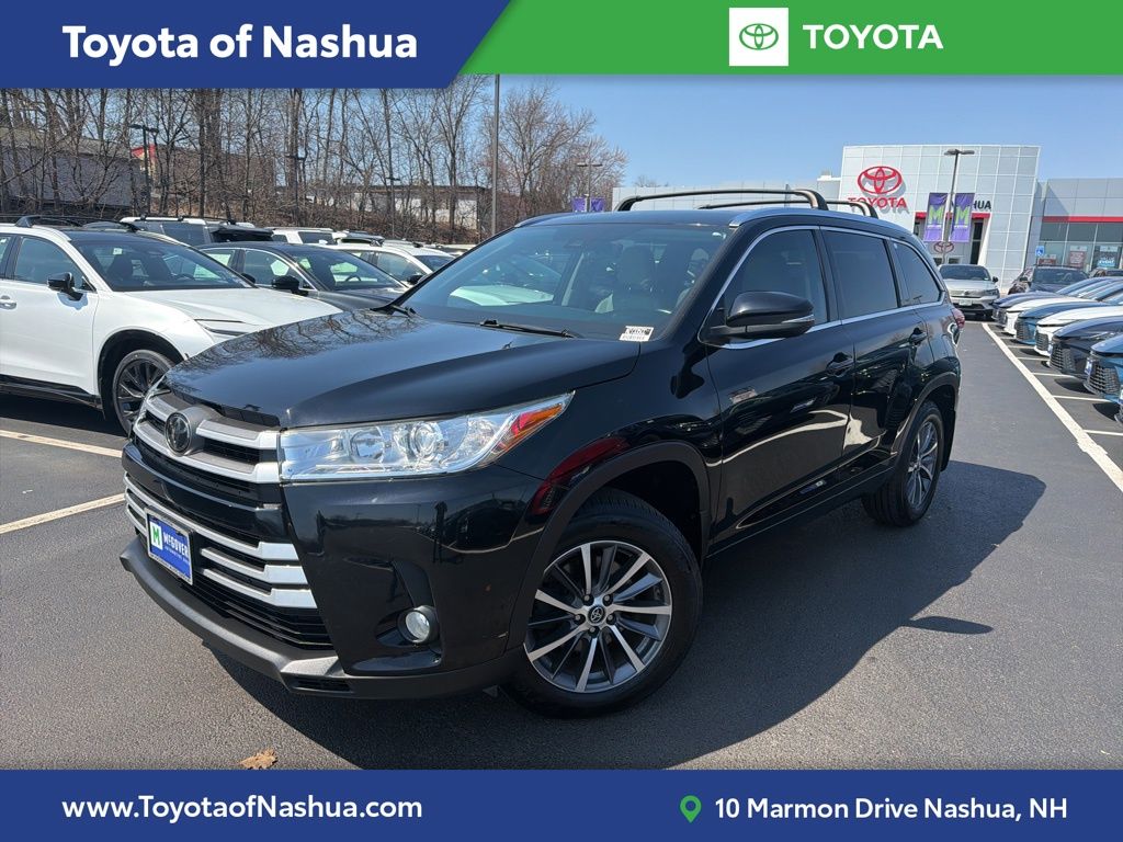 Midnight Black Metallic 2018 Toyota Highlander XLE AWD SUV / Crossover All-Wheel Drive 8-Speed Automatic