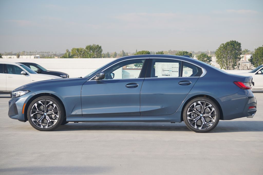 Thumbnail: 2026 BMW 3 Series - 4