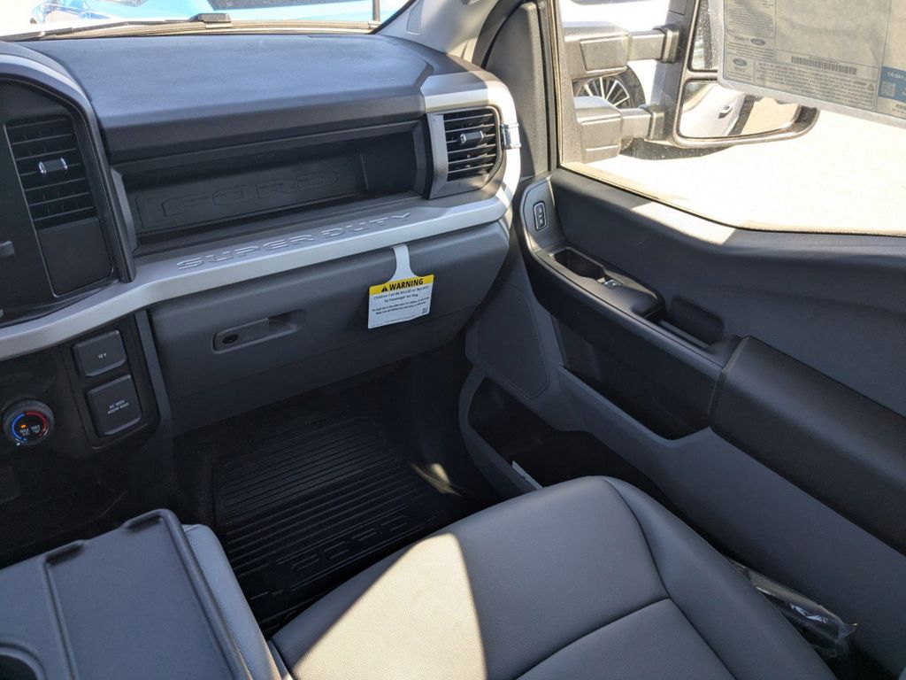 2025 Ford F-350 Chassis XL