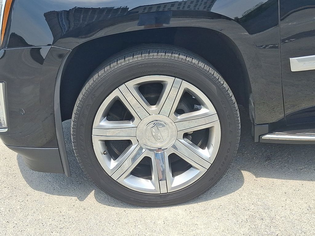 Thumbnail: 2018 Cadillac Escalade - 10