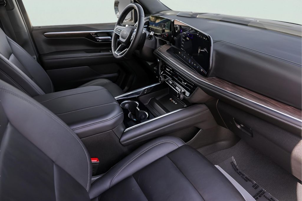 Used Car 2025 Chevrolet Suburban  Z71 For Sale Under $70,000 In Austin, Texas