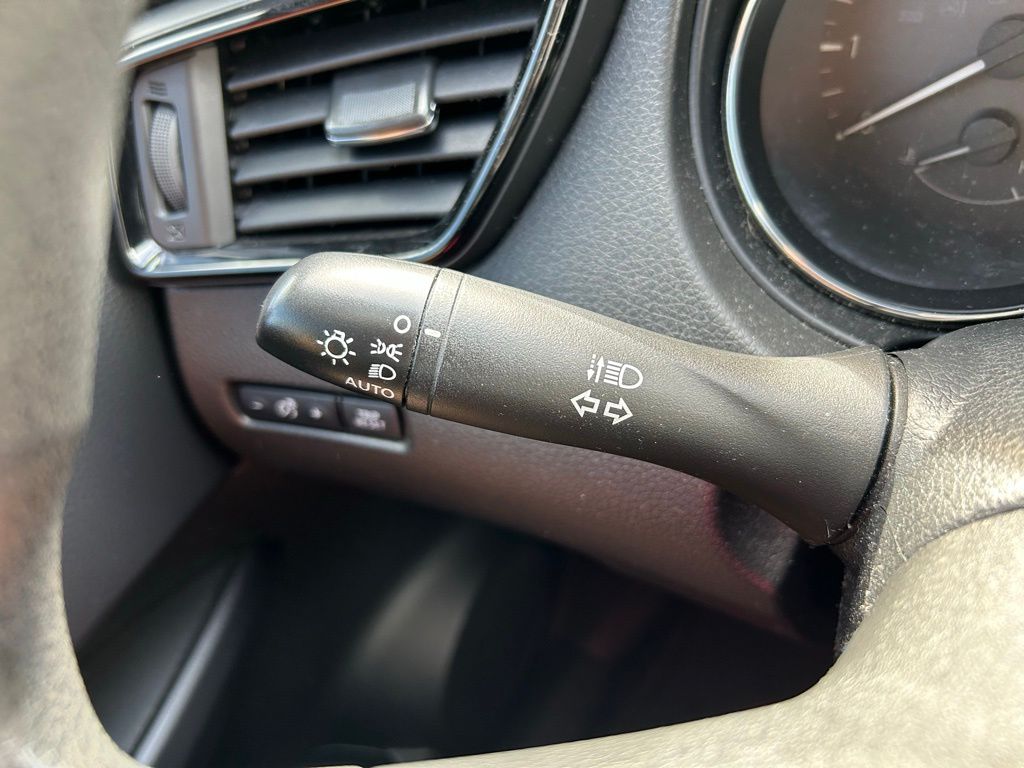 Thumbnail: 2020 Nissan Rogue Sport - 21