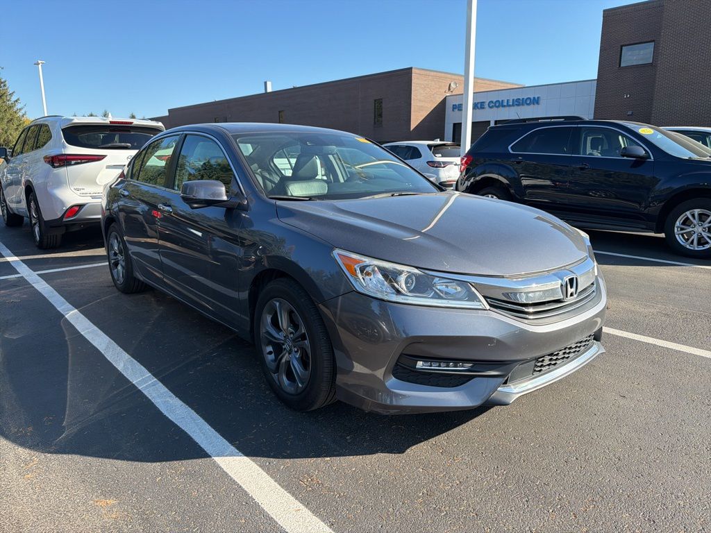Thumbnail: 2017 Honda Accord - 4