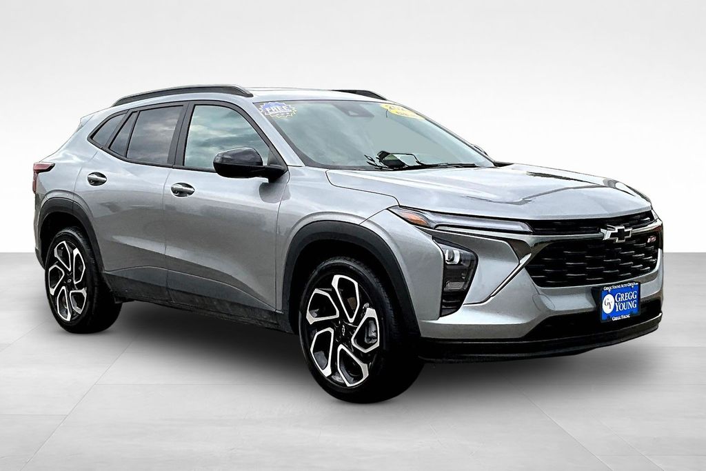 Used 2025 Chevrolet Trax SUV