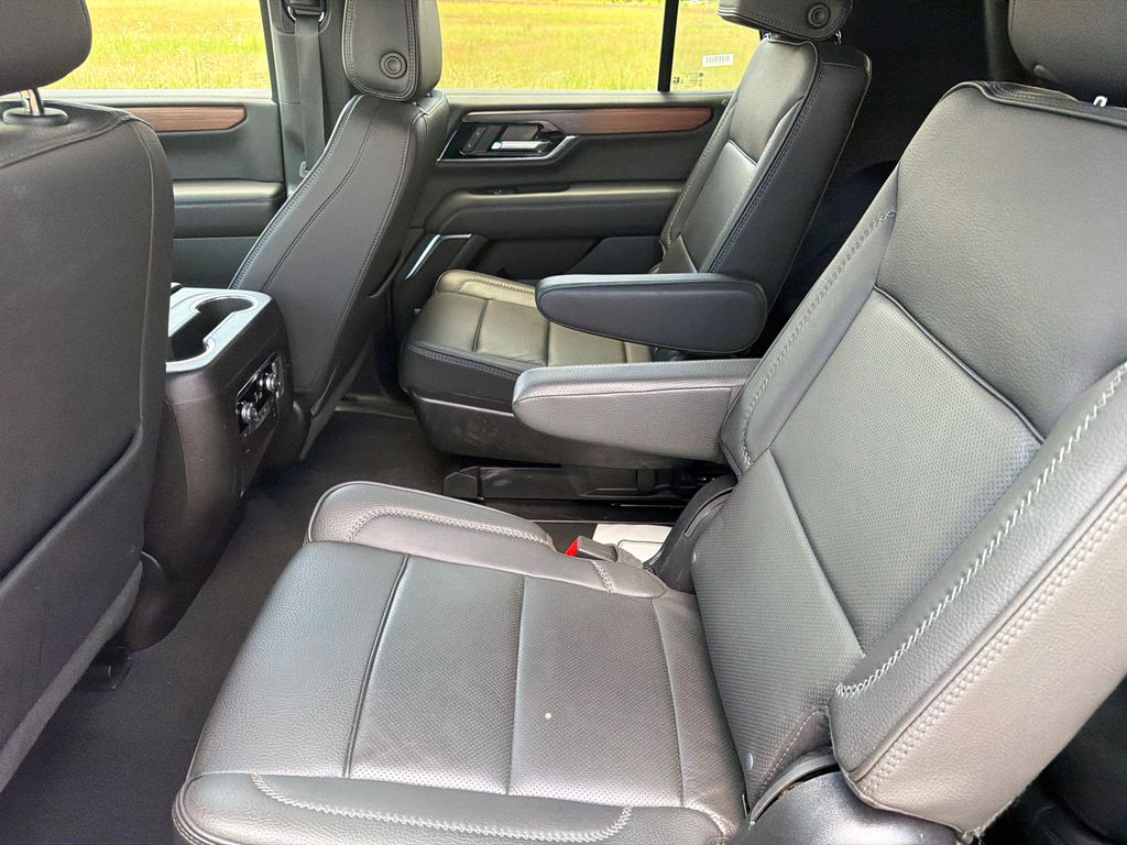 Used 2025 Onyx Black GMC Denali image 20