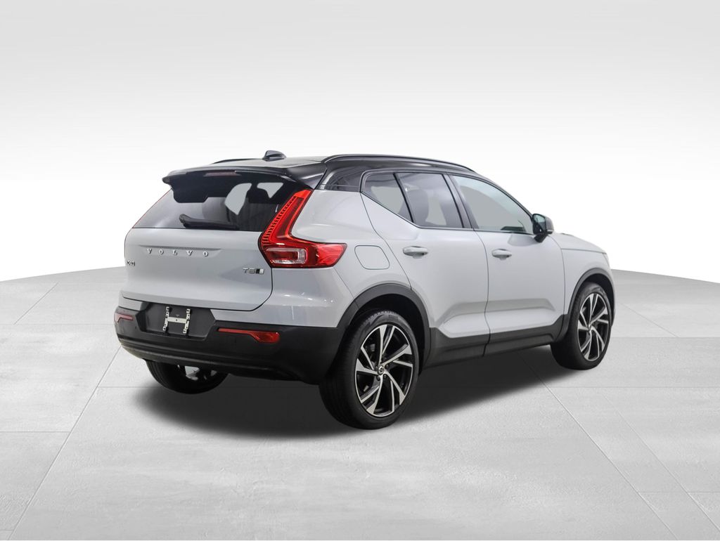 Thumbnail: 2021 Volvo XC40 - 5