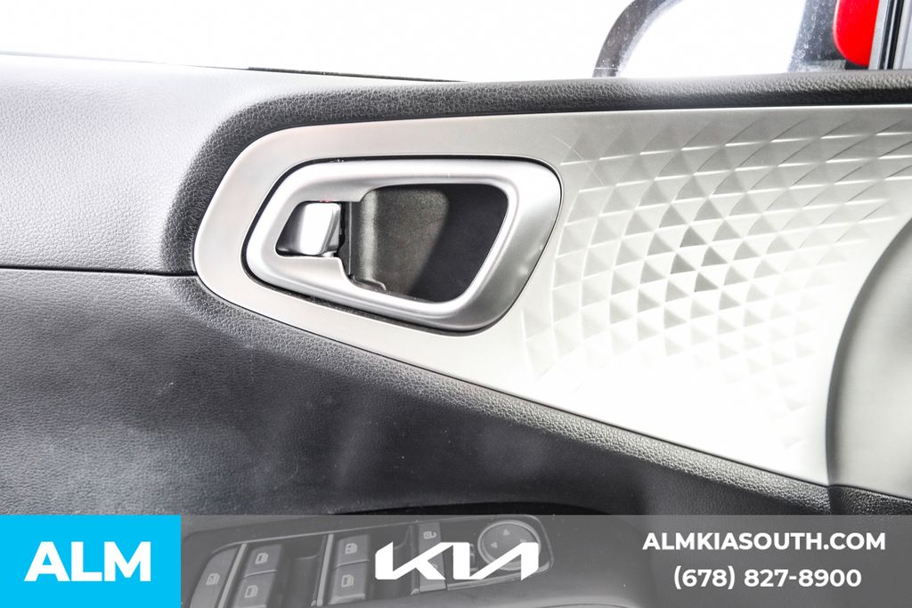 2023 Kia Soul LX photo 40