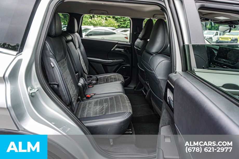 Used 2025 Silver Mitsubishi SE image 24