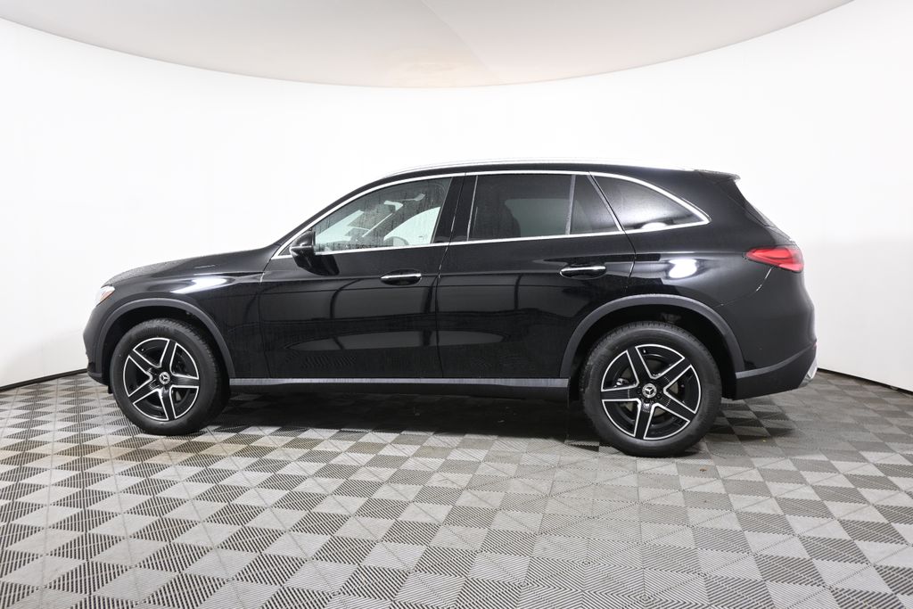 Thumbnail: 2027 Mercedes-Benz GLC - 2
