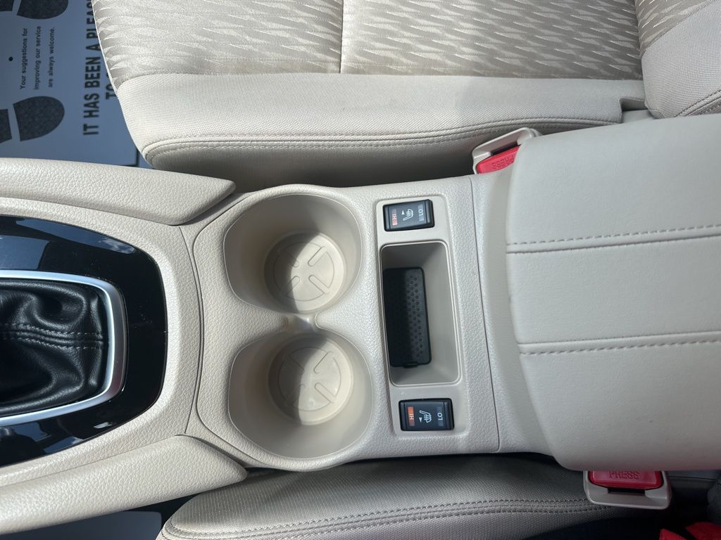 2018 Pearl White Nissan Rogue SV FWD SUV