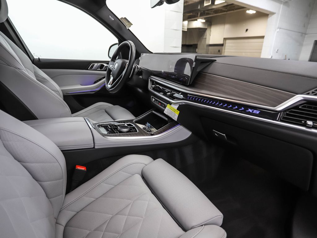 Thumbnail: 2024 BMW X5 - 30