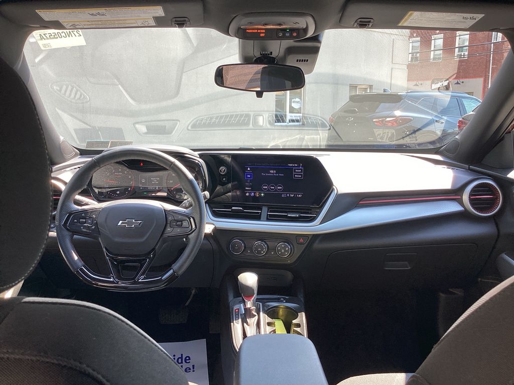 Used 2024 Chevrolet Trax SUV