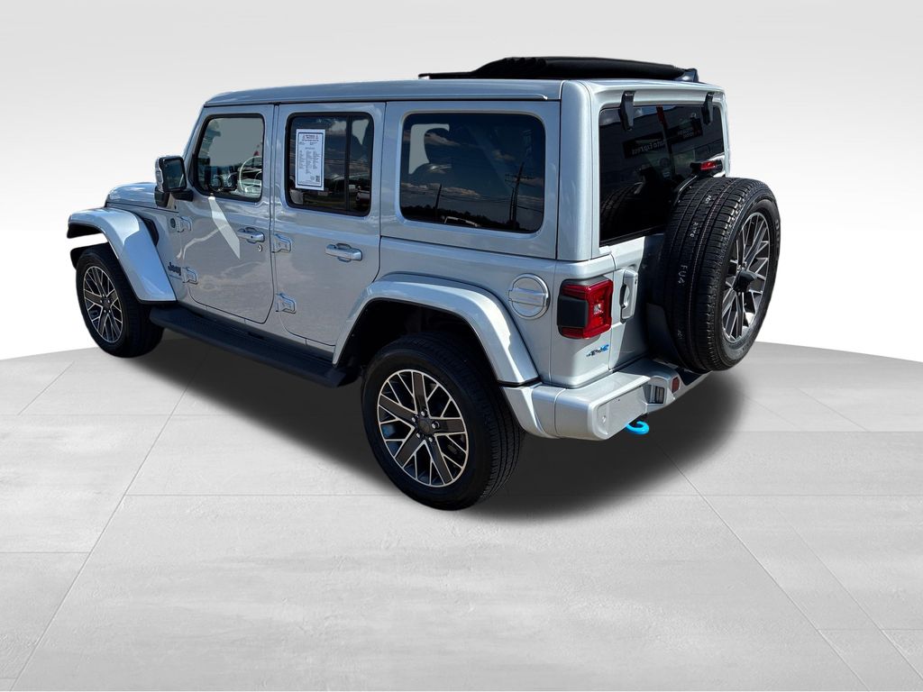 2023 Jeep Wrangler Sahara 4xe - 11