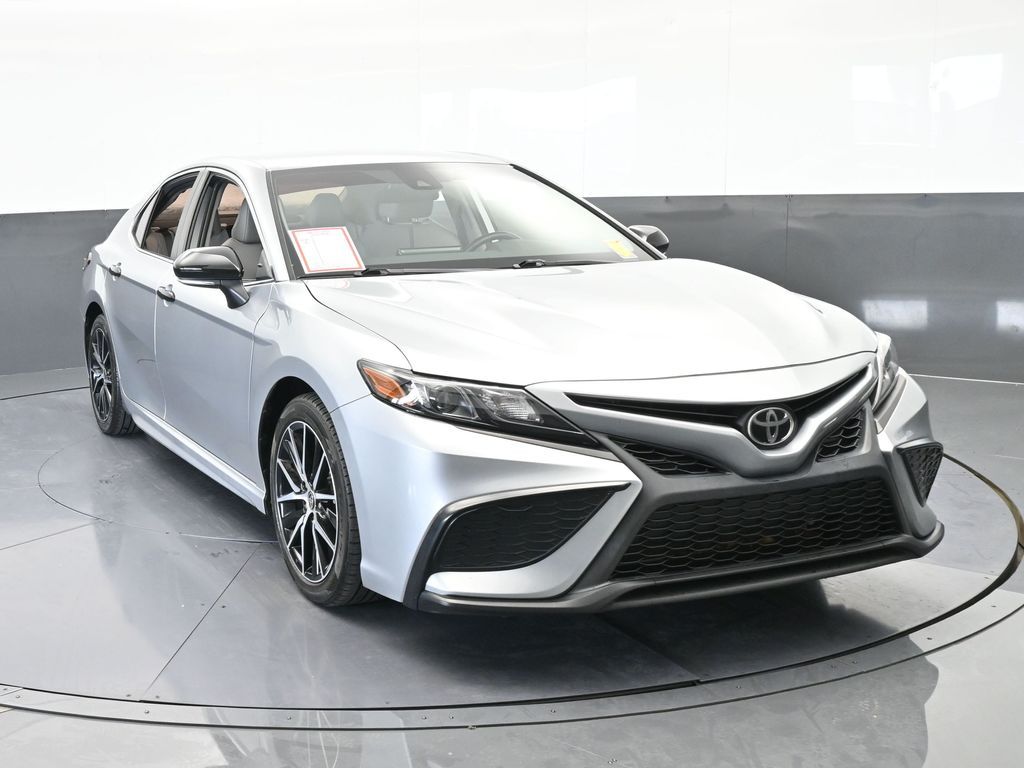Used 2022 Silver Toyota SE image 9