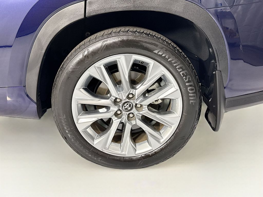 Thumbnail: 2024 Toyota Highlander - 31