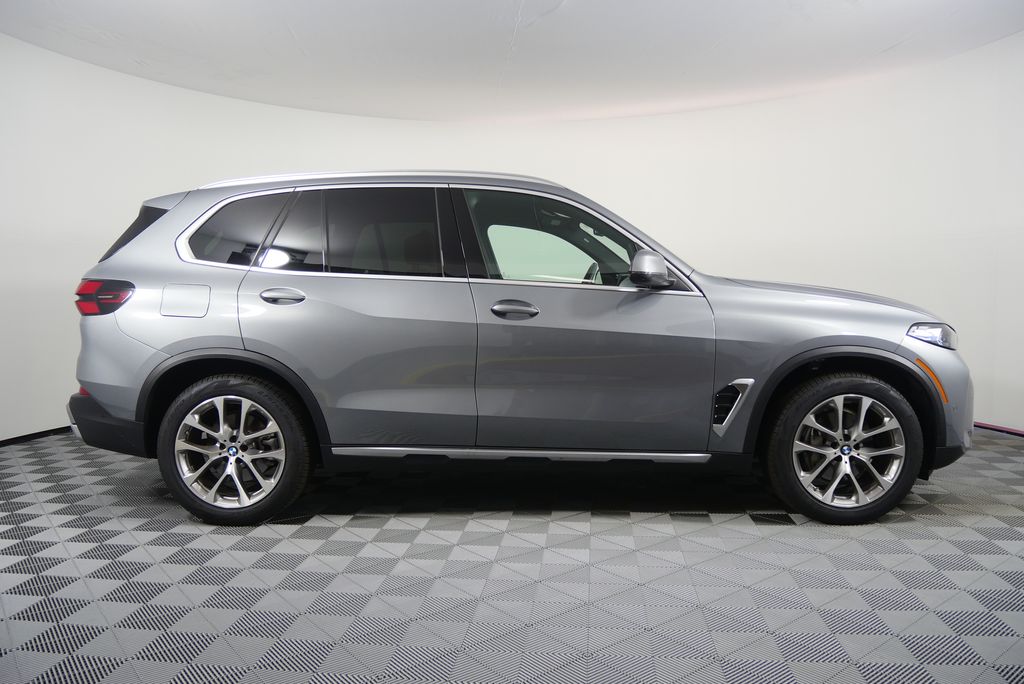Thumbnail: 2025 BMW X5 - 2