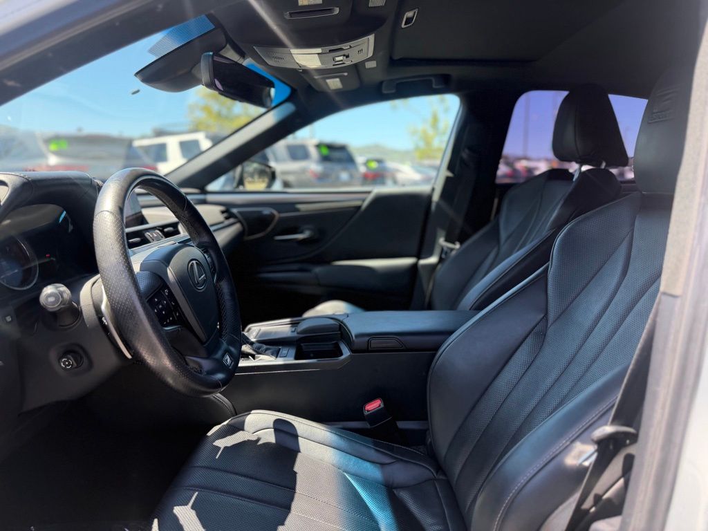Used 2019 Lexus ES Sedan