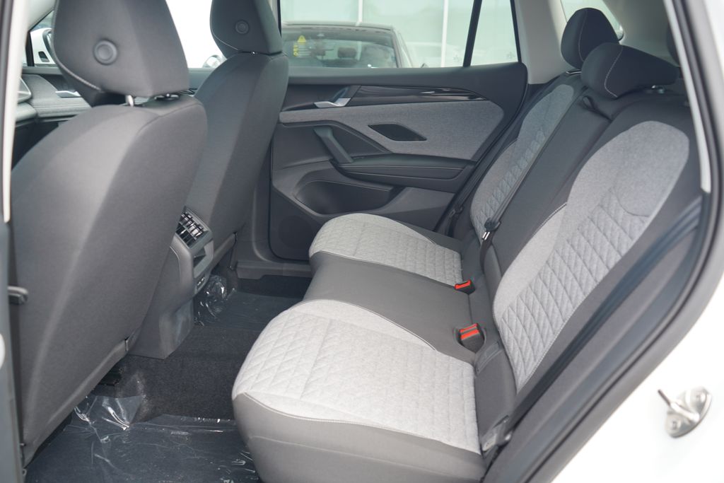 Thumbnail: 2025 Volkswagen Tiguan - 7