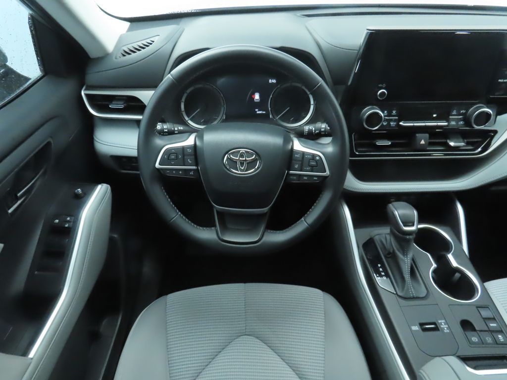 2023 Toyota Highlander LE 11