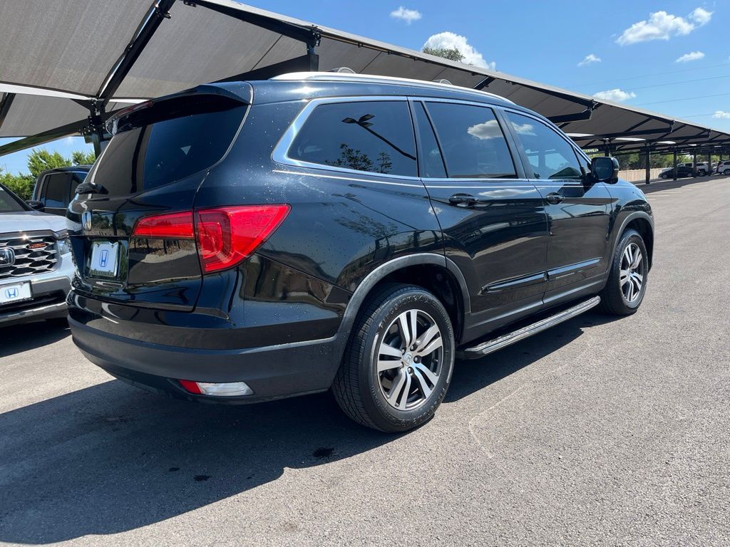 Thumbnail: 2016 Honda Pilot - 4