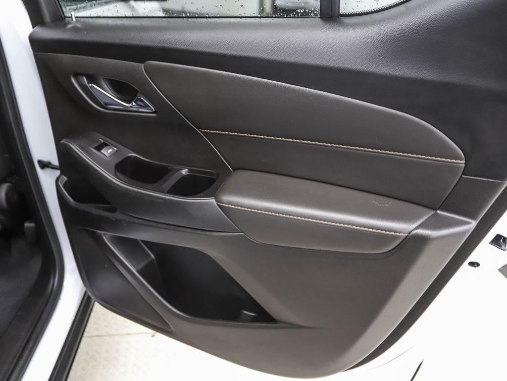 Thumbnail: 2020 Chevrolet Traverse - 25