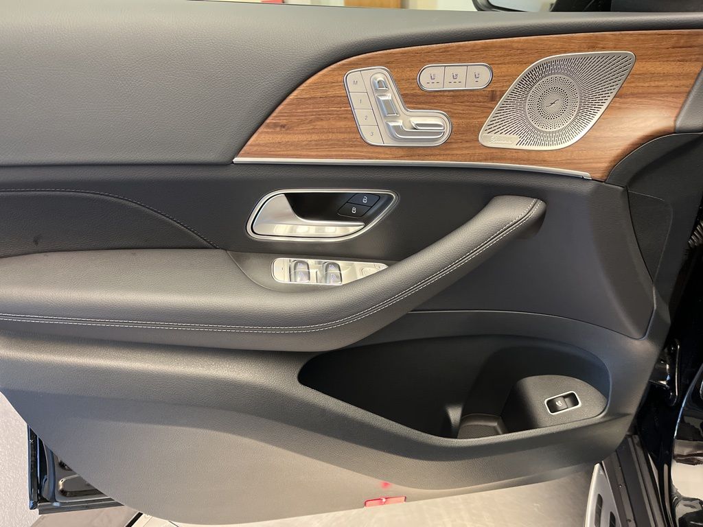 Thumbnail: 2026 Mercedes-Benz GLE - 11