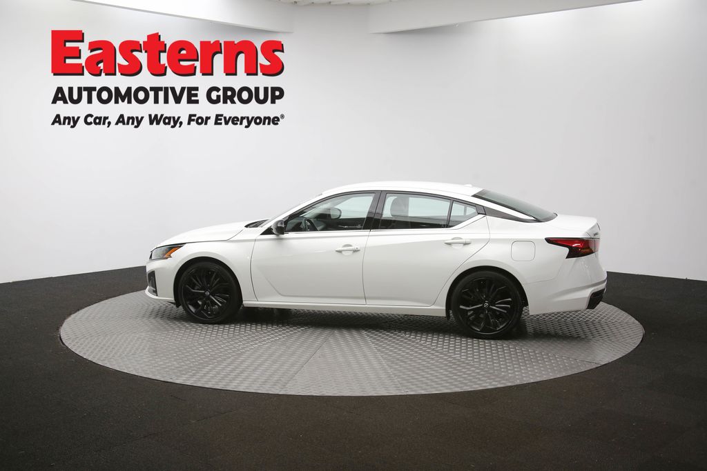 Used 2023 White Nissan 2.5 SR image 59