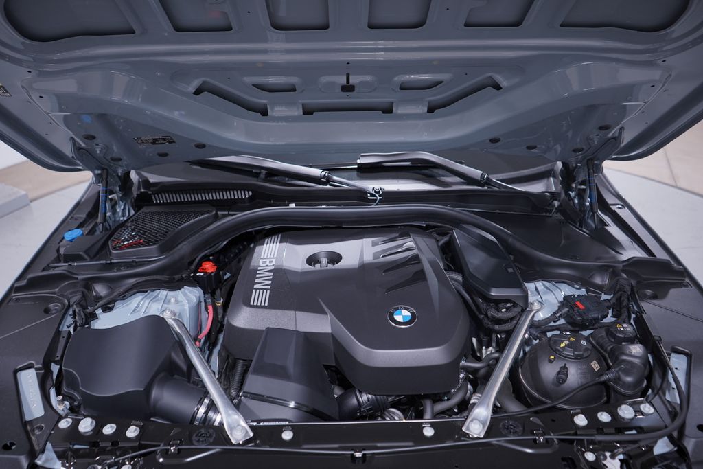 Thumbnail: 2025 BMW 5 Series - 23