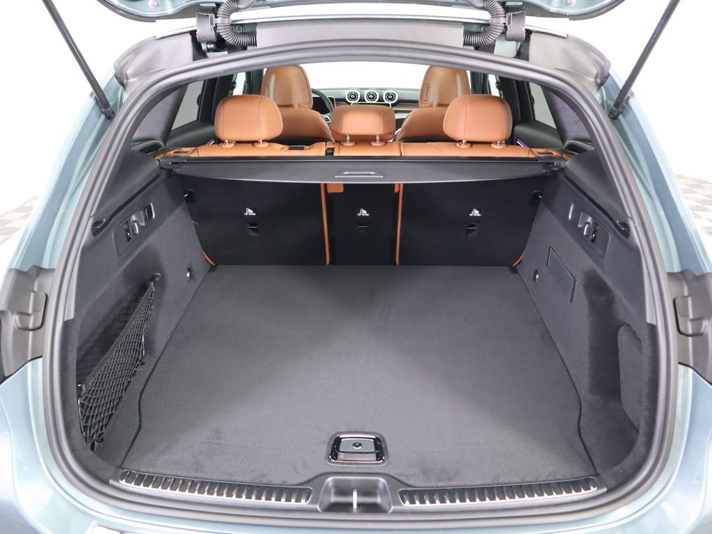 2025 Mercedes-Benz GLC 300 30