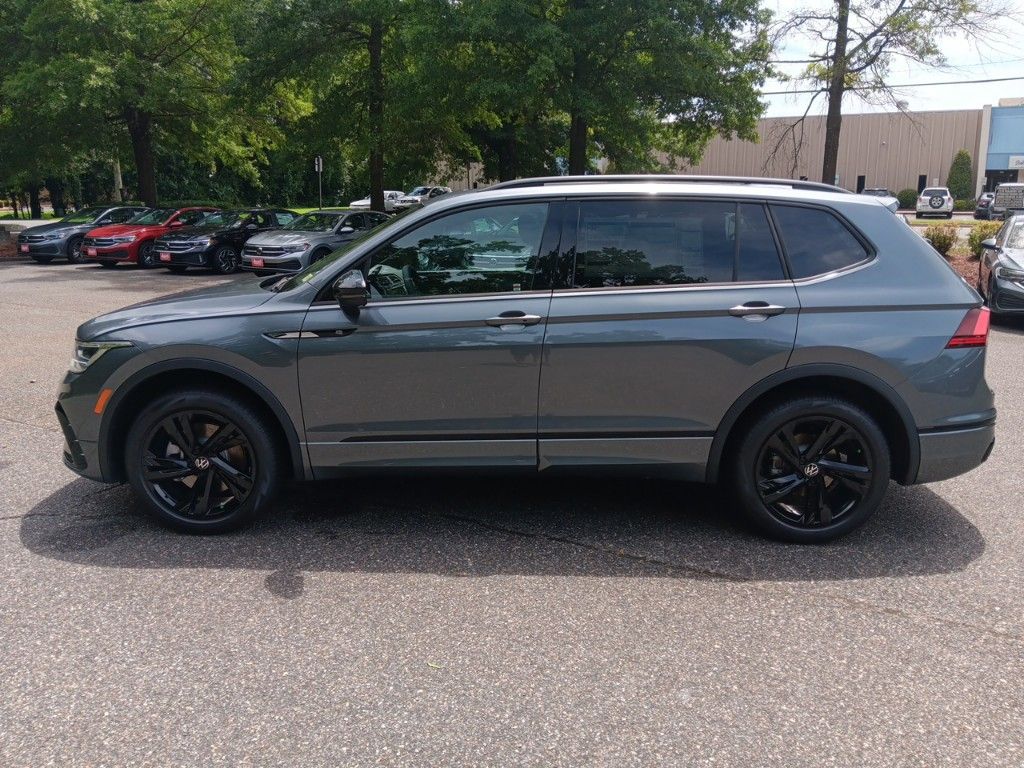 2024 Volkswagen Tiguan 2.0T SE R-Line Black 2