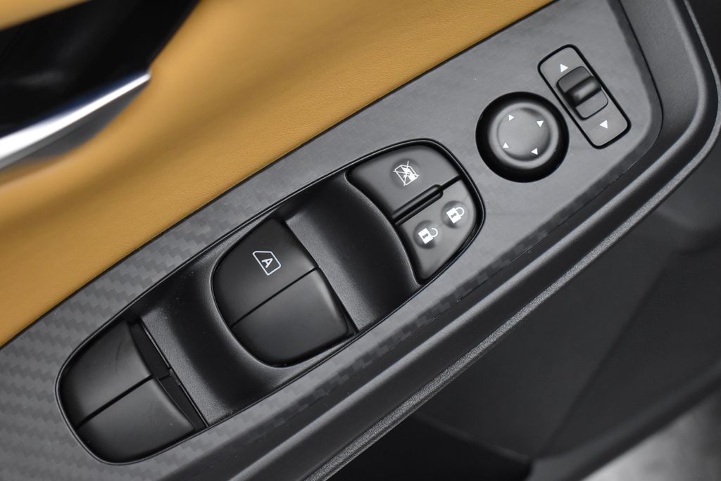 Thumbnail: 2023 Nissan Sentra - 10