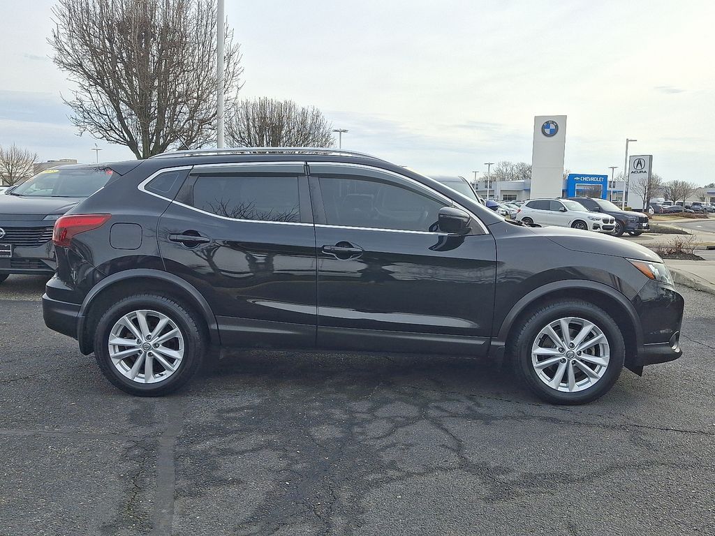 Thumbnail: 2018 Nissan Rogue Sport - 7