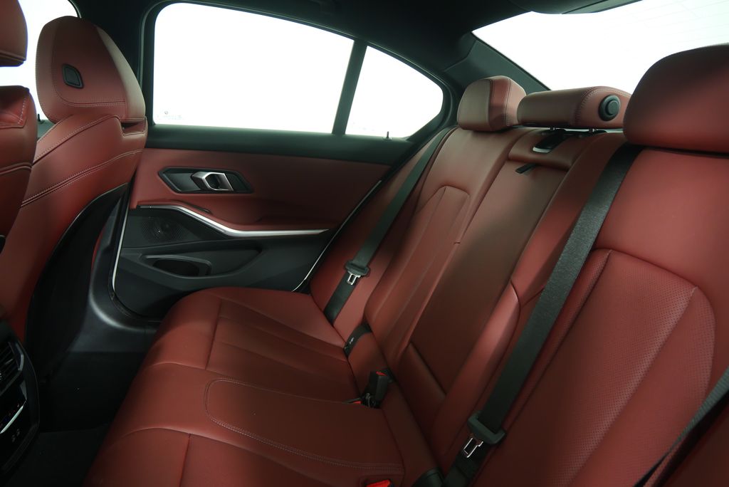 Thumbnail: 2025 BMW 3 Series - 15