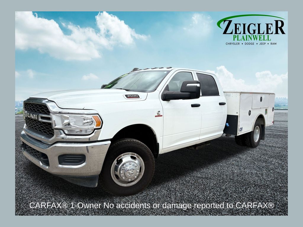 2024 RAM 3500 Chassis Tradesman Crew Cab LB DRW 4WD