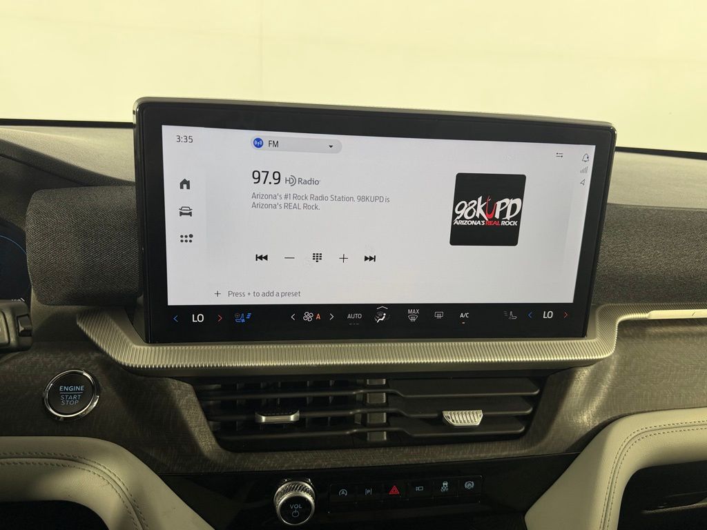 Used 2025 Black Metallic Ford Platinum image 18