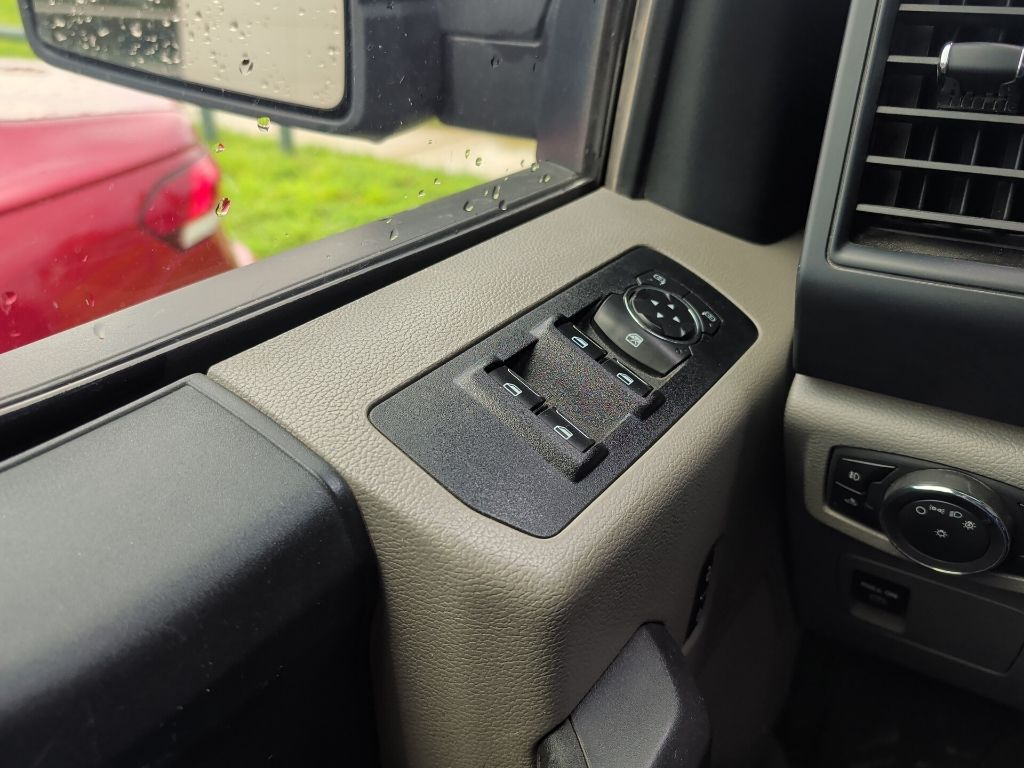 2020 Iconic Silver Metallic Ford F-150 XL 4X4 Truck